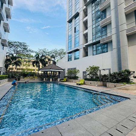 Studio At Viceroy T4 Florence Way Manila Luaran gambar