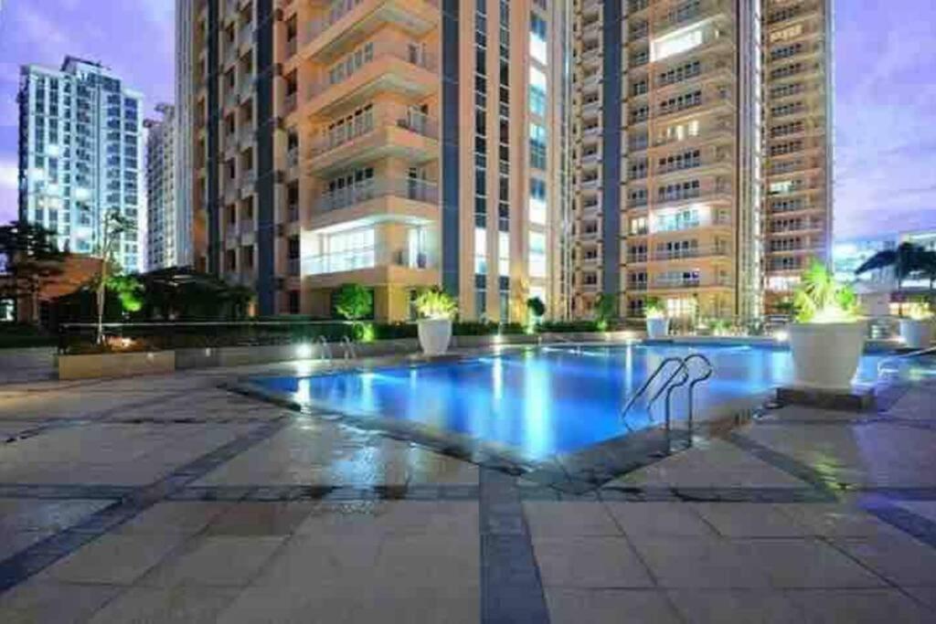 Studio At Viceroy T4 Florence Way Manila Luaran gambar